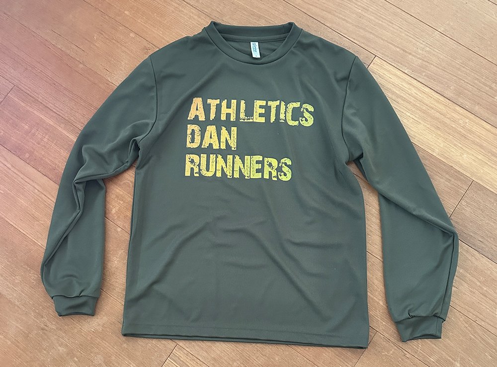 athletics dan runners long Tee 1st